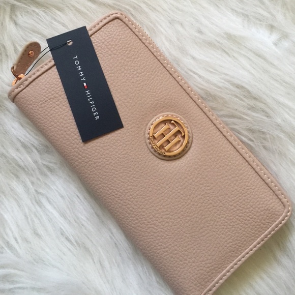 Tommy Hilfiger Handbags - Tommy Hilfiger wallet!🌸